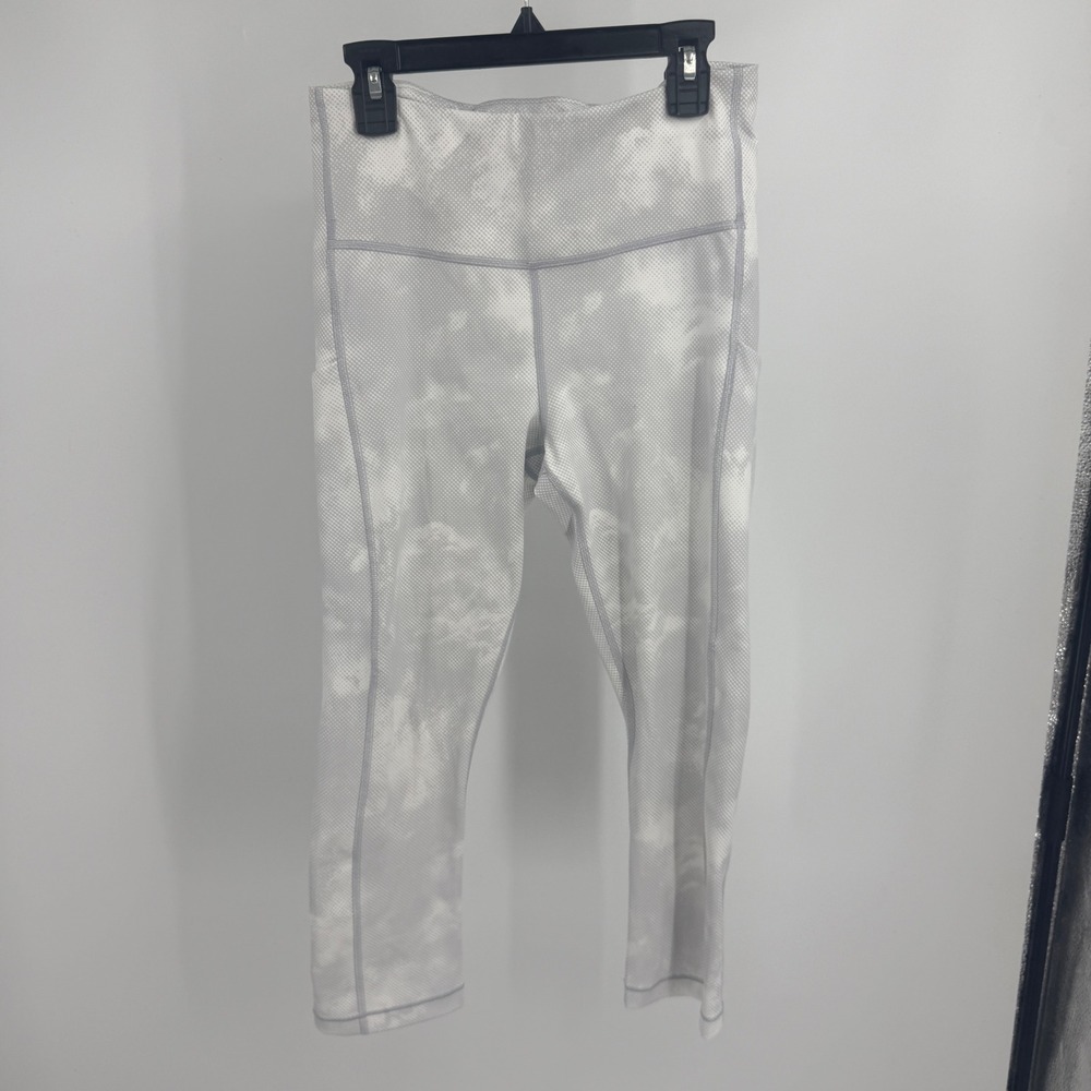 Athleta Ultimate Stash Pocket‎ Printed Capri Grey White Dot Camo Leggings Small